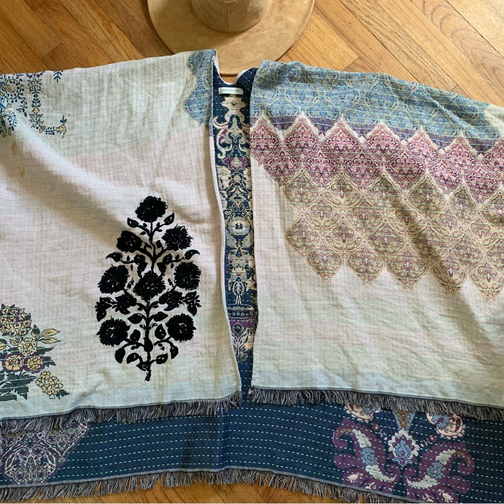 Bohemian Floral Patterned Shawl